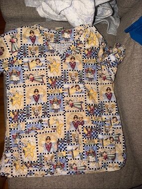Whimsical Angel Patchwork Print Scrub Top - Yellow & Blue Cottonality medium
